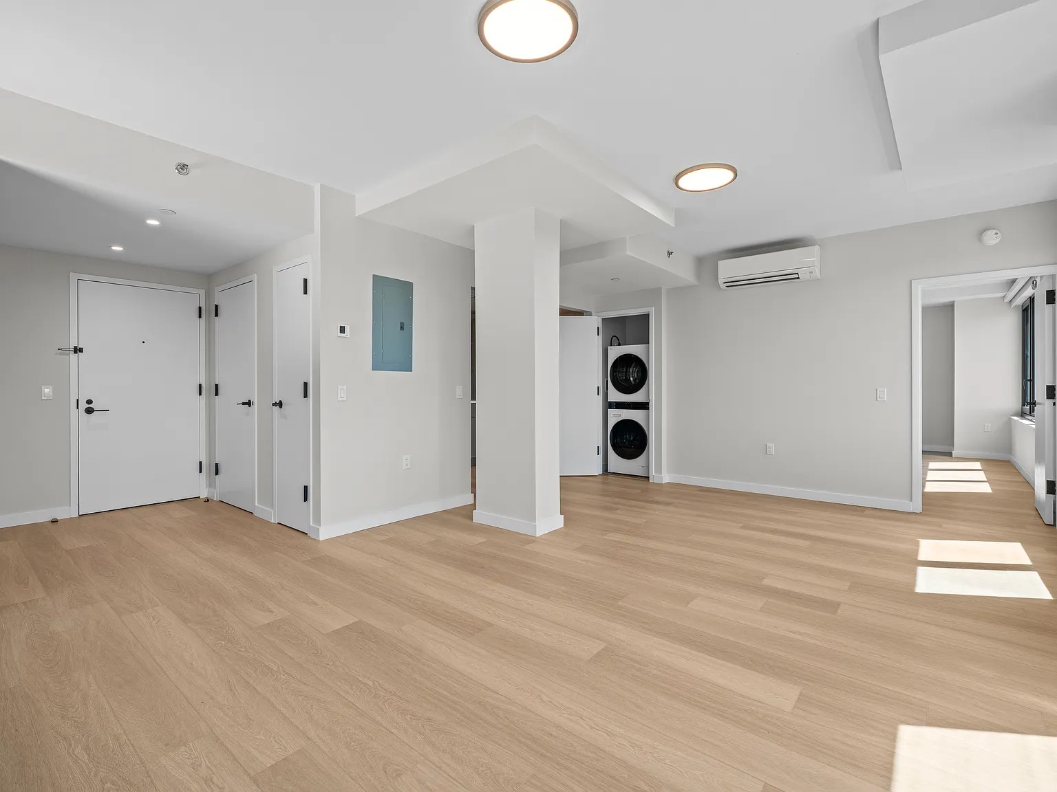 2905 West 17th Street — Photo 3