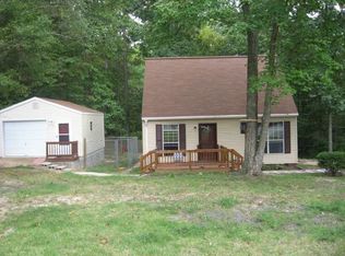 6229 Jones Creek Dr, Gloucester, VA 23061