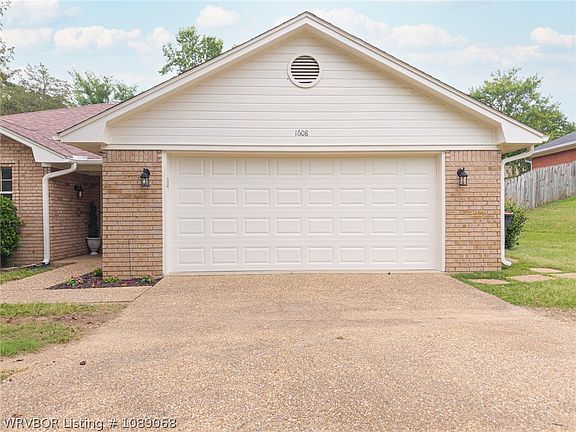 5th image of 1608 Broken Hill Dr