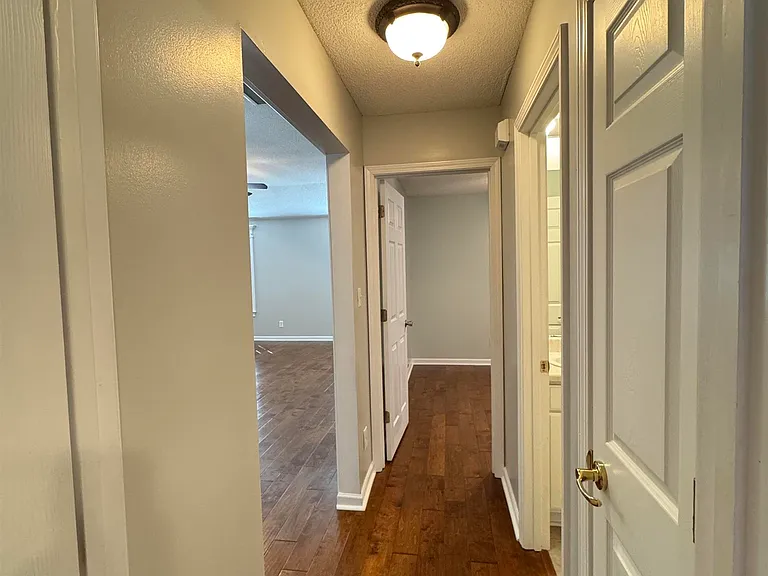 207 S Houston Springs Blvd — Photo 10
