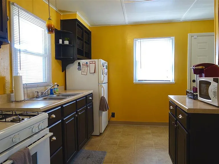 416 S Eastside Dr — Photo 33