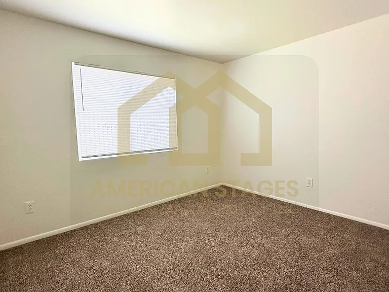 517 N South St — Photo 7
