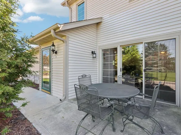 2285 Circle Ridge Drive #E, Delafield, WI 53018
