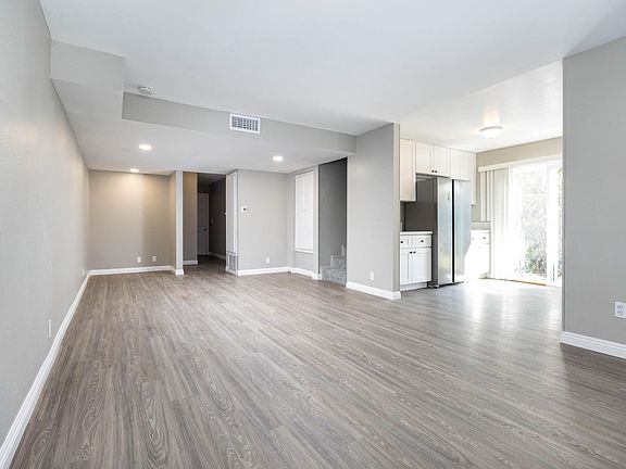 3rd image of 637 Quail St APT A