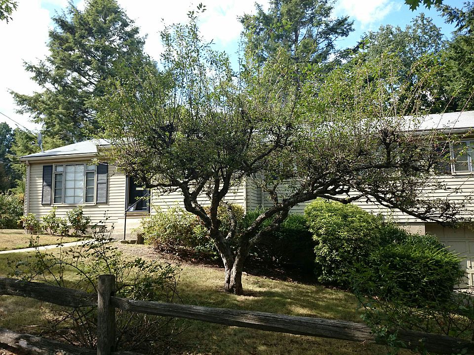 2nd image of 71 Upland Rd