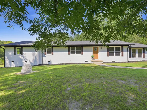 2930 Lake Dr, Burlington, NC 27217