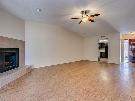 4th image of 3033 N 37th St Unit 13