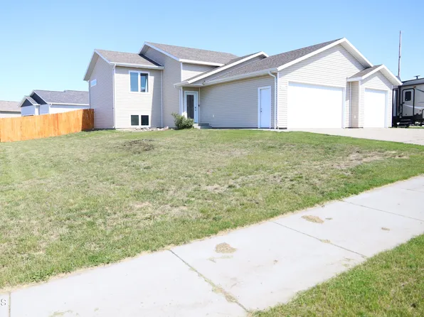 5031 39th Ave NW, Mandan, ND 58554
