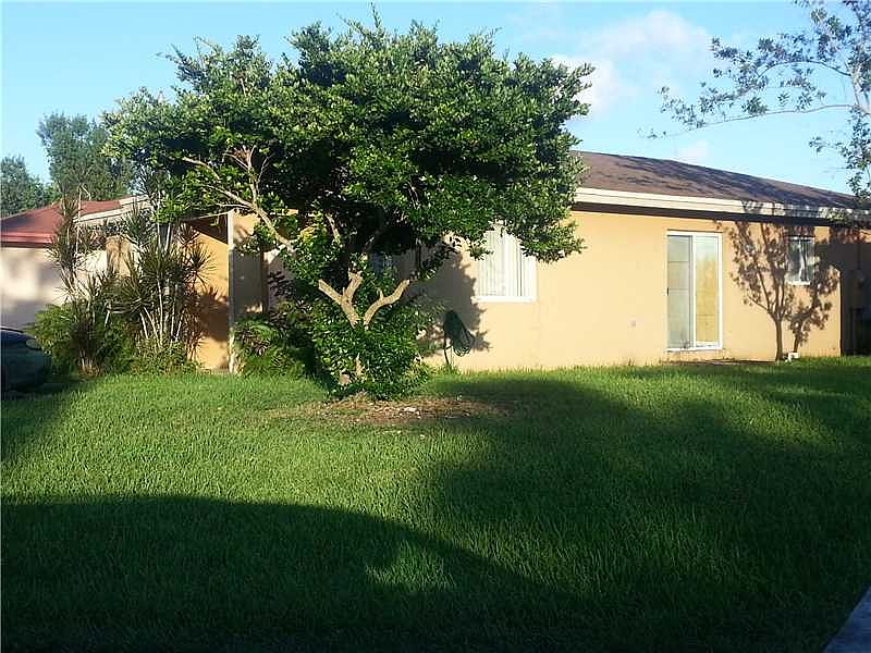 1st image of 943 SW 9th Ct