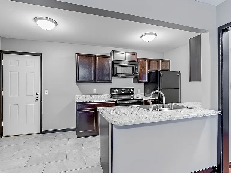 716 S Oliver Ave #716 — Photo 7
