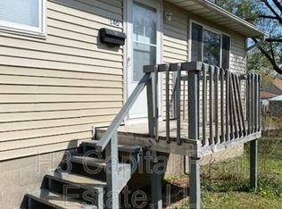 140 Harnett Ave, Wood River, IL 62095