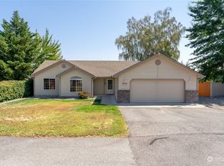 1904 Grandview Loop, Wenatchee, WA 98801
