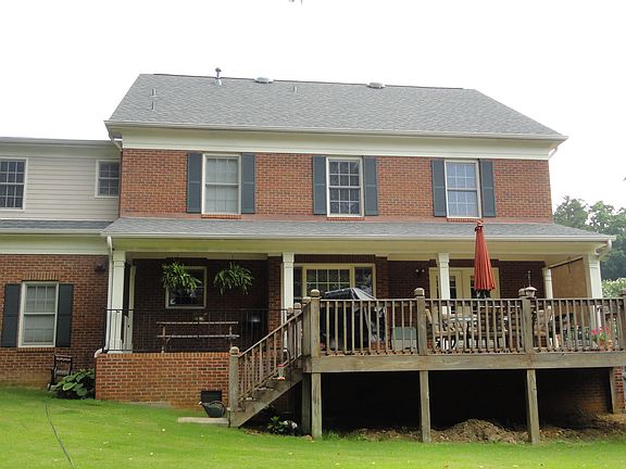 5th image of 2202 Honey Locust Ln SE