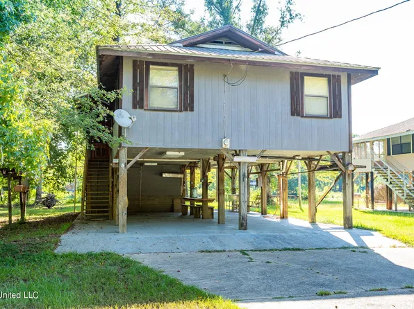 170 Deer Ln, Lucedale, MS 39452