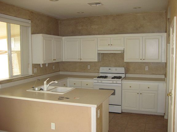 4th image of 8327 Golden Cypress Ave