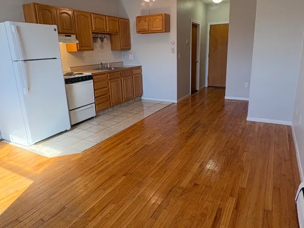 1455 Mineral Spring Ave APT 24, North Providence, RI 02904