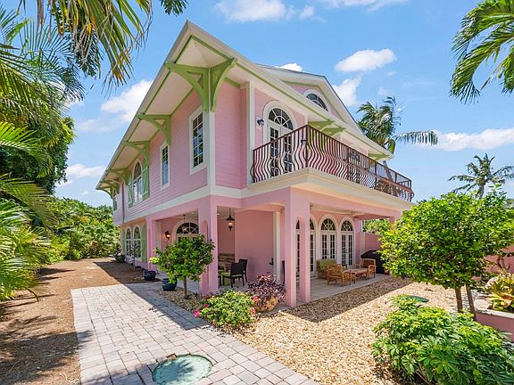 2nd image of 16785 Captiva Dr
