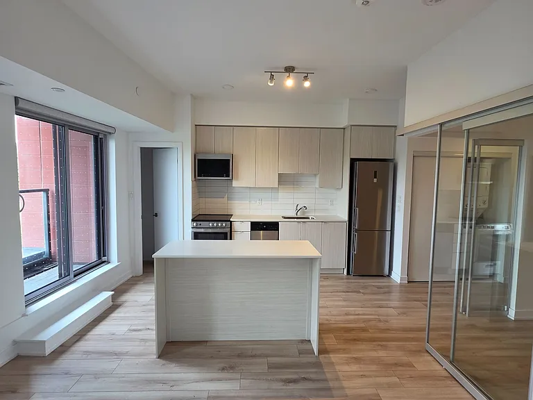 2433 Dufferin St #208 — Photo 33
