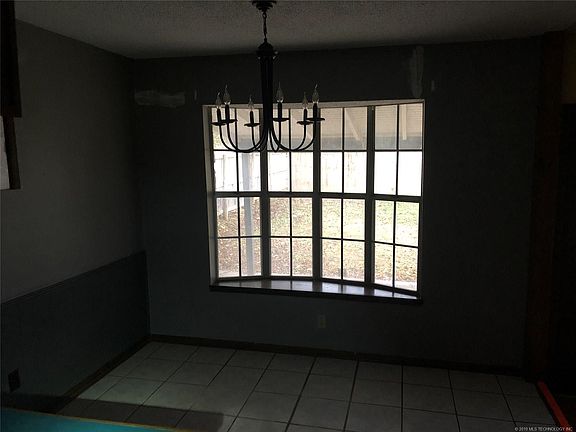3rd image of 1939 S Lions Ave