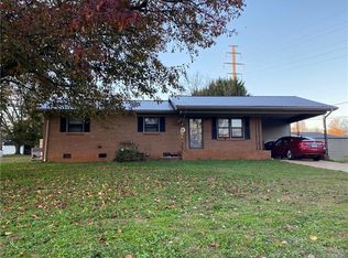 527 Forest Ridge Dr, Shelby, NC 28152