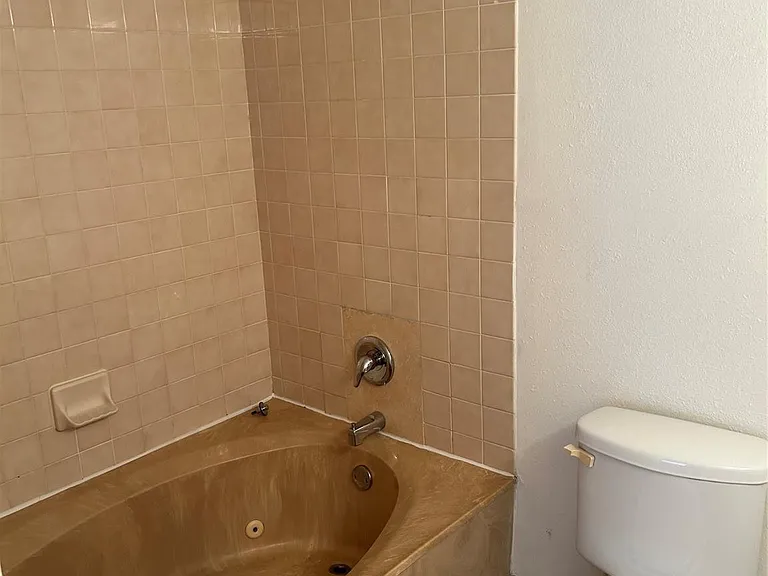 8117 Severn Dr #C — Photo 7