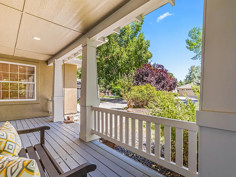 246 W Colchester Dr — Photo 8