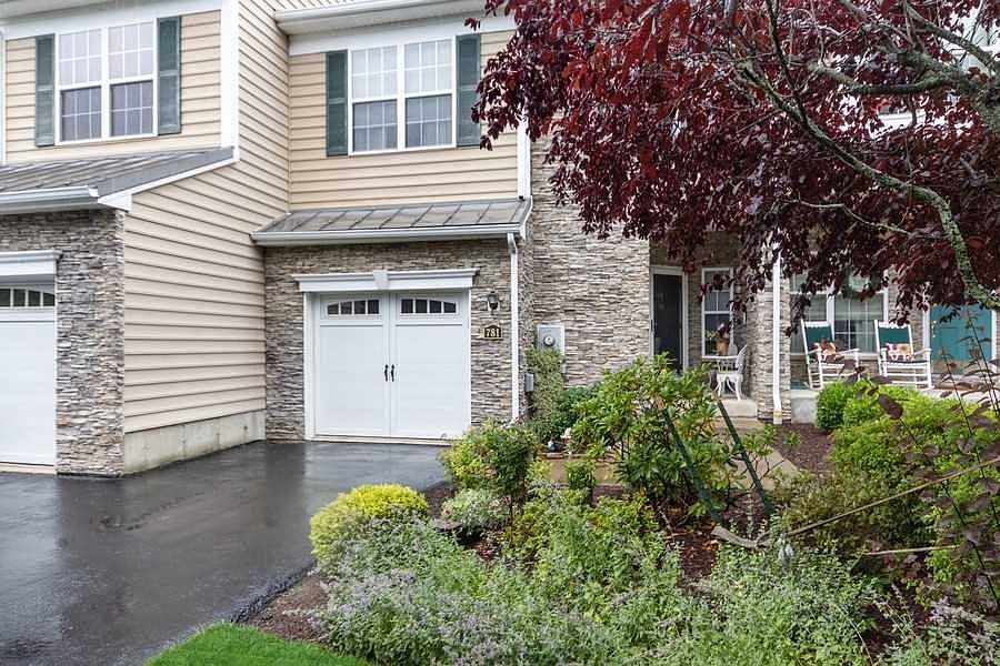 781 Huntington Dr, Fishkill, NY 12524 Zillow