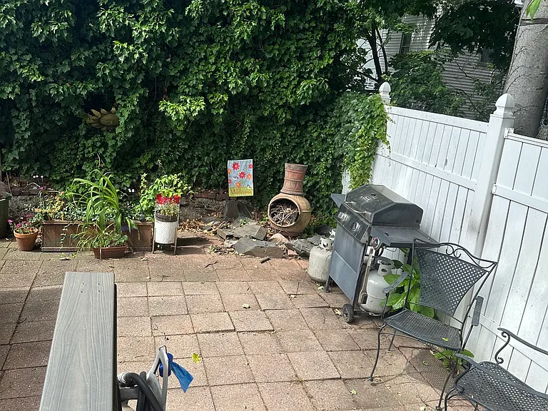 66 Russell St #1 — Photo 5
