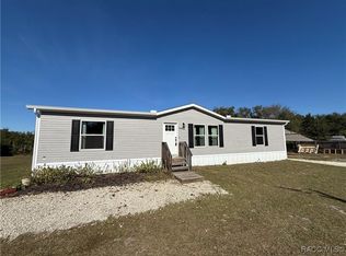 5469 W Grovepark Rd, Dunnellon, FL 34432