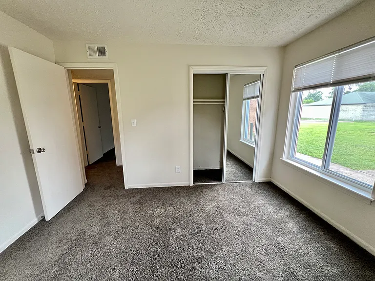 Derby Run Apartments — Photo 70