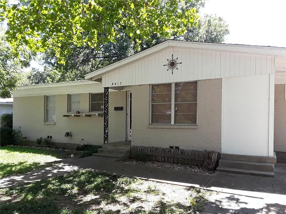 8417 Monmouth Dr