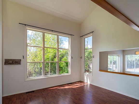 3rd image of 617 Willow Dr