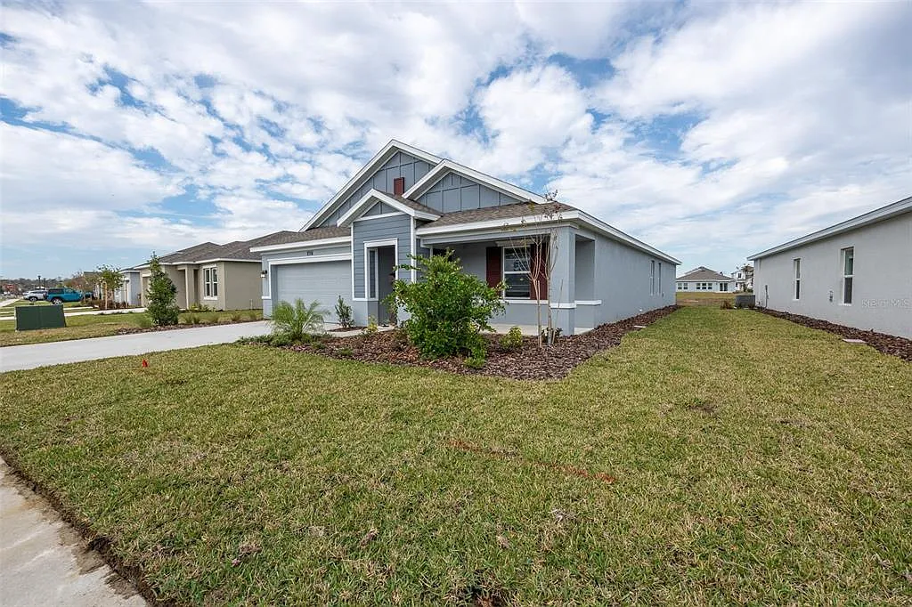 4 bed, 3.0 bath, 2109 sqft, $2,450 — Photo 4