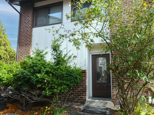 34 Bayberry Ct, Deptford, NJ 08096