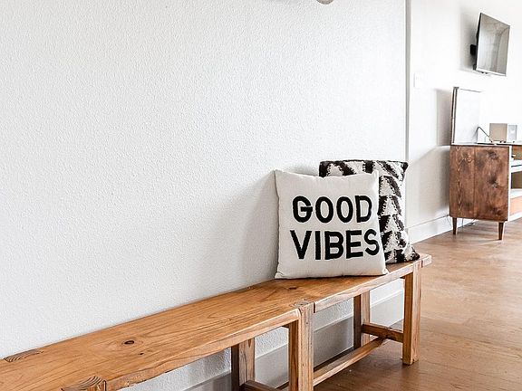 2nd image of 1035 Westland Ridge Rd