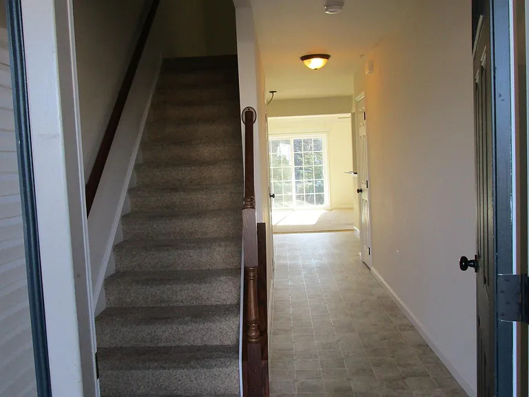 1212 Emilys Ct — Photo 5