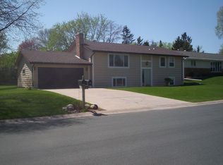 2001 Palmer Dr, New Brighton, MN 55112