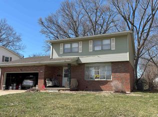 2609 Arlington Dr, Springfield, IL 62704