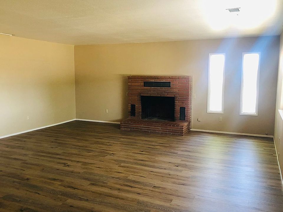1st image of 243 N Pasadena Ave