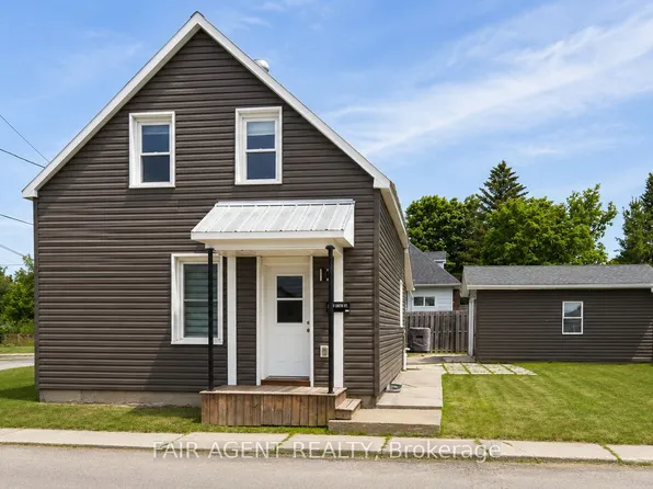 81 Bank St S, Renfrew, ON K7V 2E7