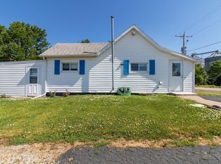 101 N Center St, Gridley, IL 61744