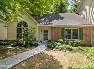 1129 Harrogate Dr, Knoxville, TN 37923
