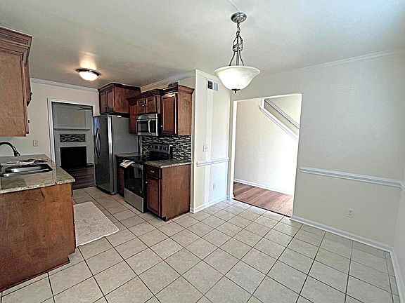 5th image of 14 Hunters Ct