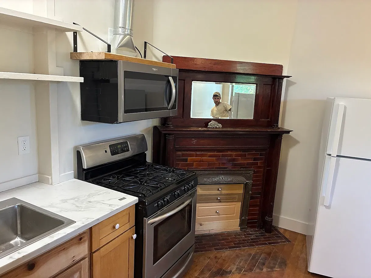 1 bed, 360 sqft, $1,080 — Photo 2