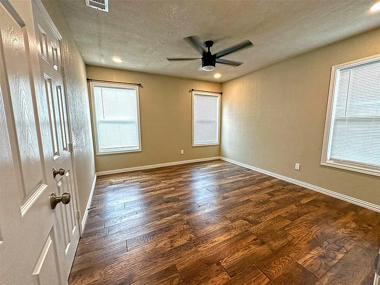 3144 Gordon Ave — Photo 17