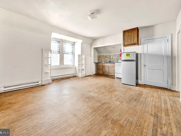 1020 W Main St — Photo 14