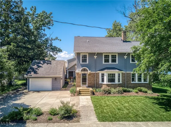 17728 Windward Rd, Cleveland, OH 44119