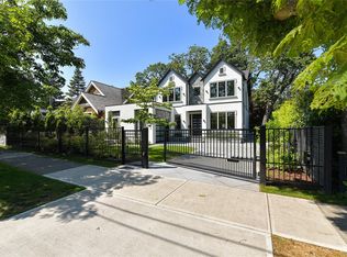 2314 Windsor Rd, Oak Bay, BC V8S3E3