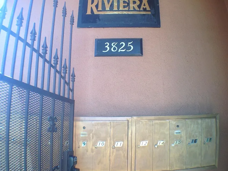 Front Gate & Mailboxes