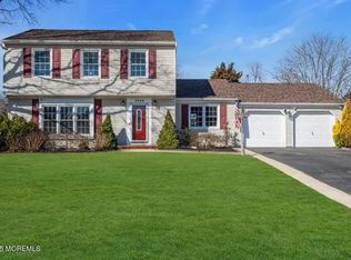 1040 Evelyn Dr, Toms River, NJ 08753
